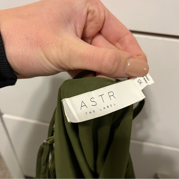 ASTR The Label Gaia Green Midi Dress - Picture 4 of 10